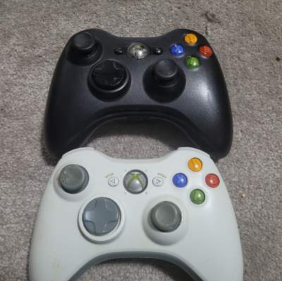 Xbox 360 - Picture 2 of 3